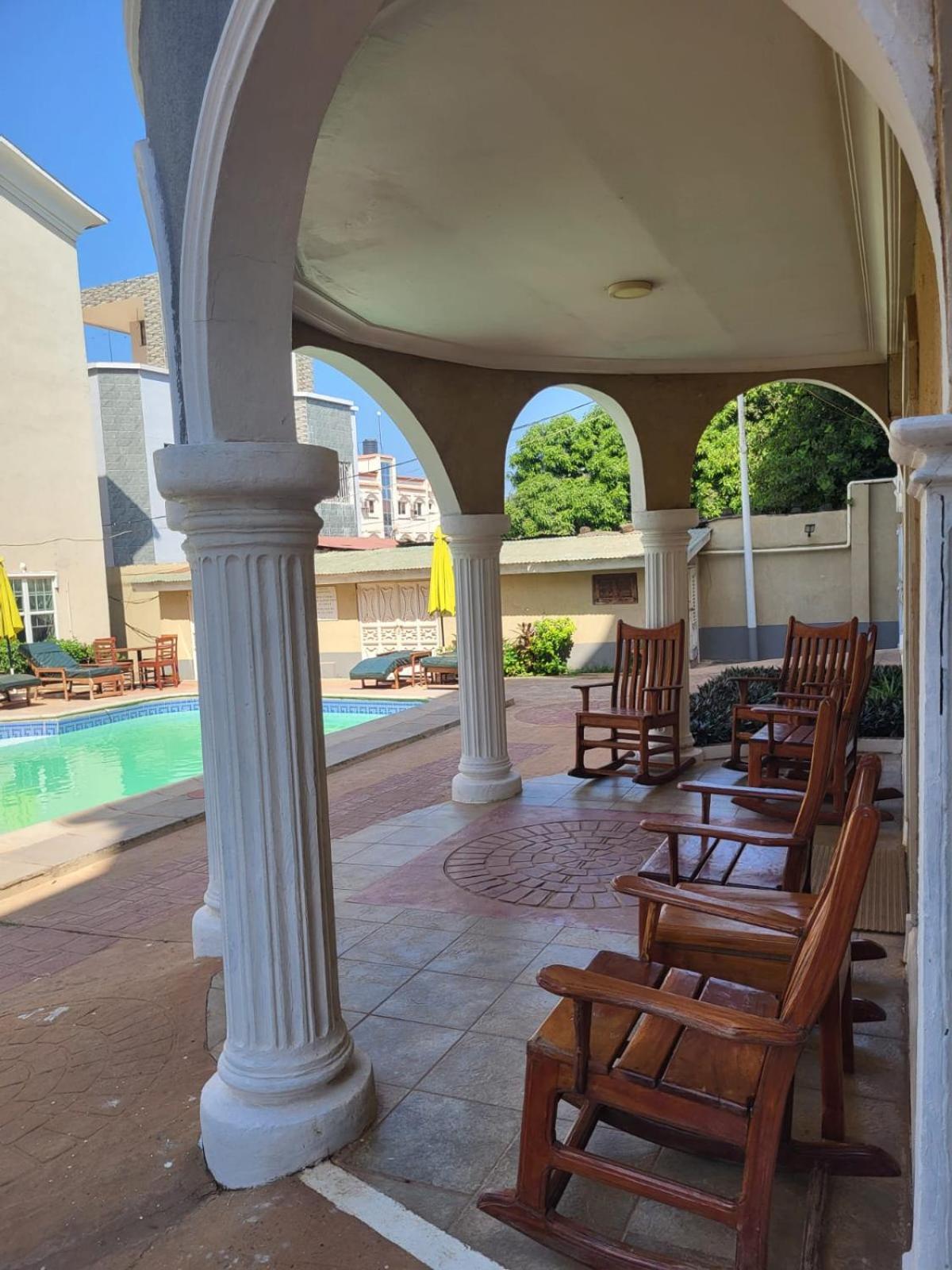 Summer Grove Villa Kololi Εξωτερικό φωτογραφία
